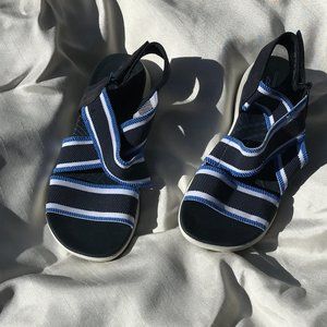 EUC CLARK’S CLOUDSTEPPERS, size 7M in blue and white.